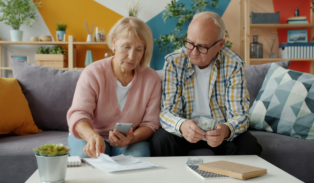 New Senior Deduction for 2026: How Retirees Should Use the $6,000 Tax Break Before Year-End